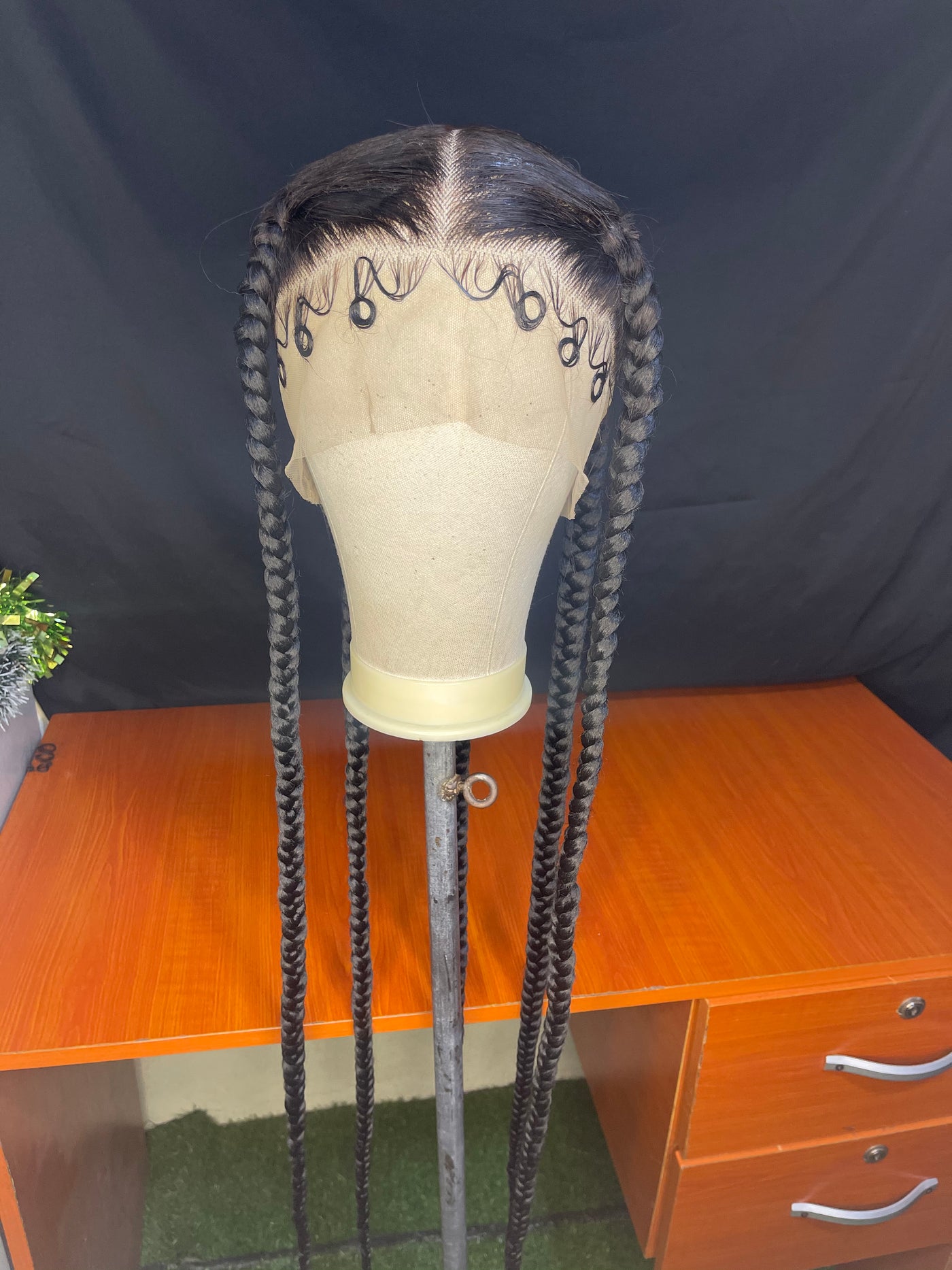 Jayda jumbo braids