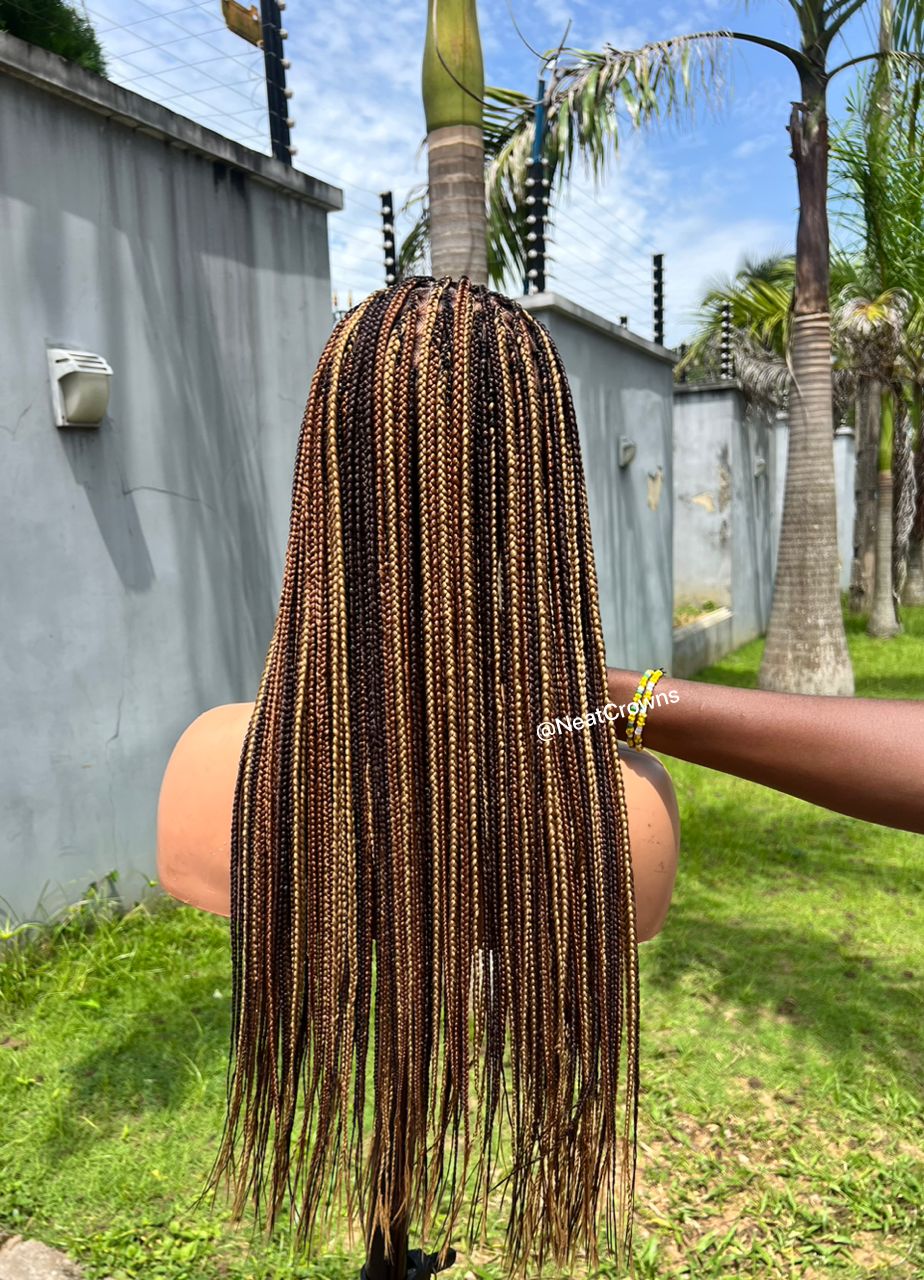 Hot colors - Knotless braided wig