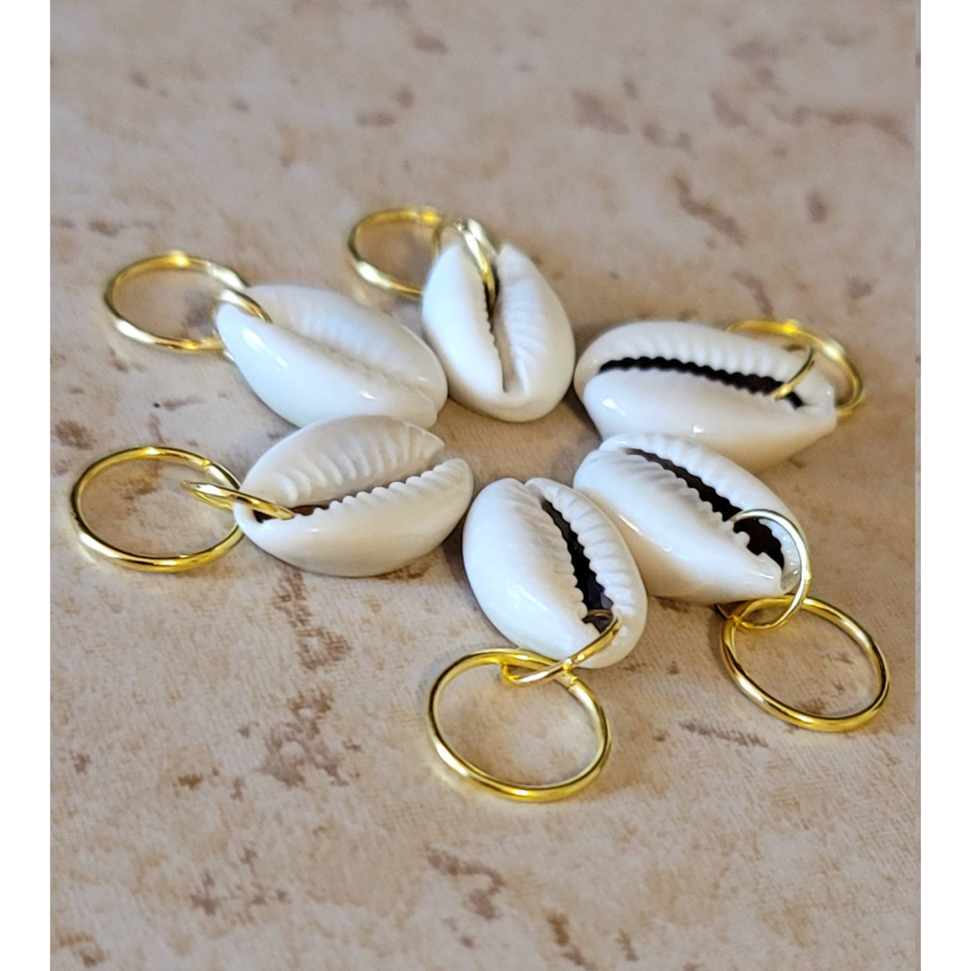 6 Dreadlocks cowries with rings accessories