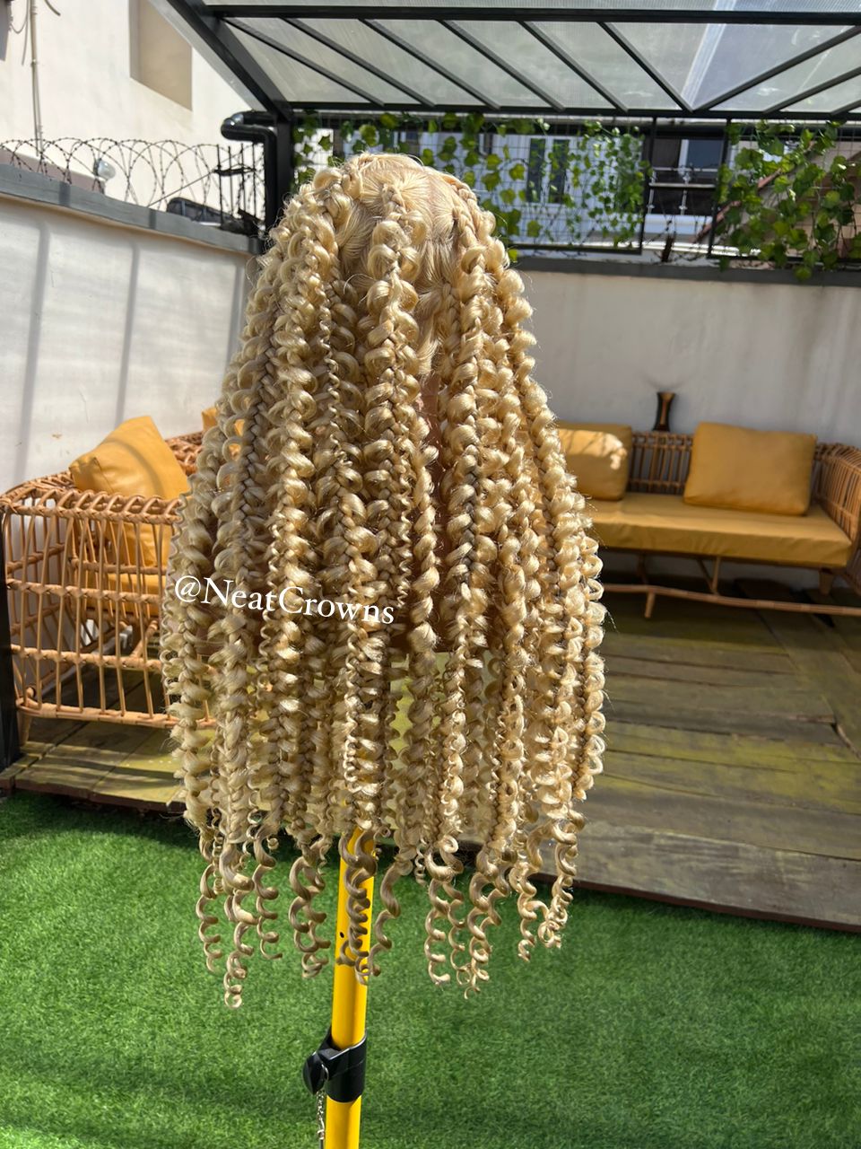 SALES 28” BLONDE Jumbo KNOTLESS BRAIDS WIG